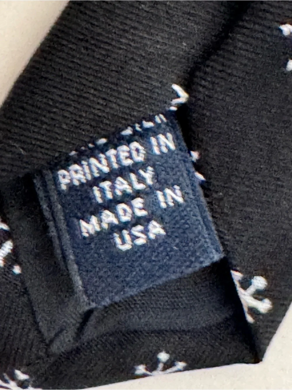 Brooks Brothers Makers Men’s Necktie Black Silk Tie with White Snowflakes